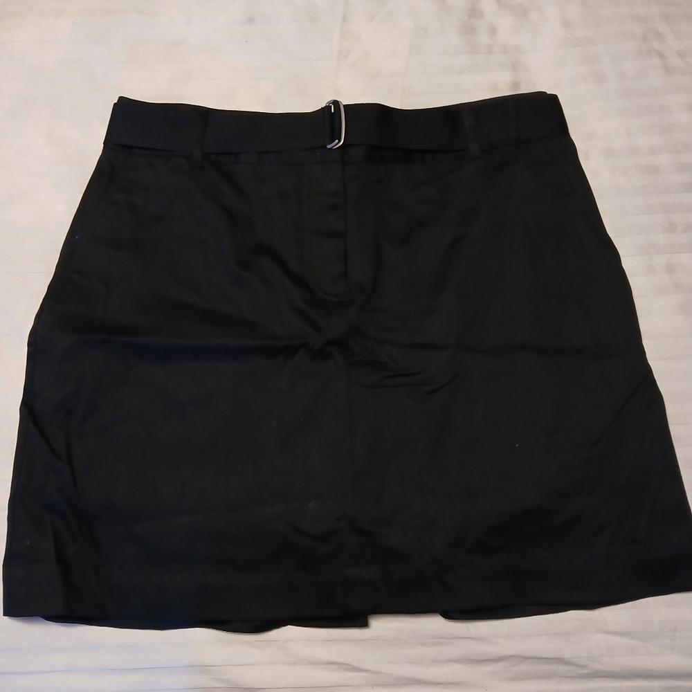IZOD Black Golf Skort with belt size 6
